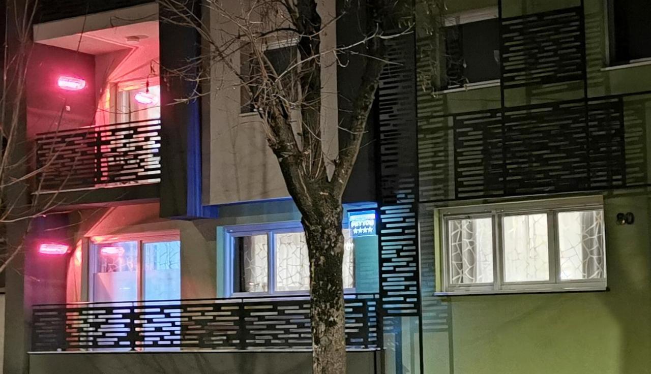 Apartmani Peyton Slavonski Brod Exterior foto